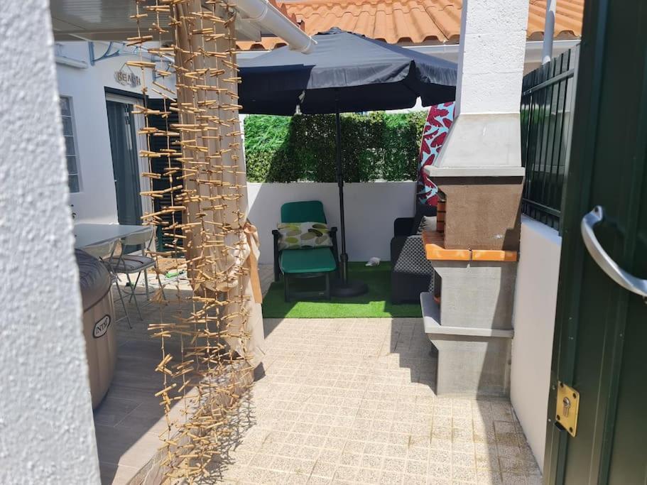 "Linda'S Guest House" Beach House With Private Patio & Hot Tub, 3 Min From The Beach Costa da Caparica Exterior photo