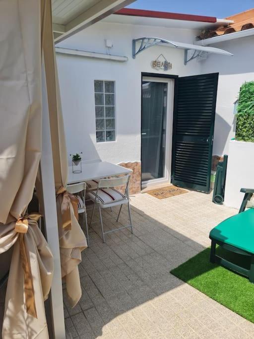 "Linda'S Guest House" Beach House With Private Patio & Hot Tub, 3 Min From The Beach Costa da Caparica Exterior photo