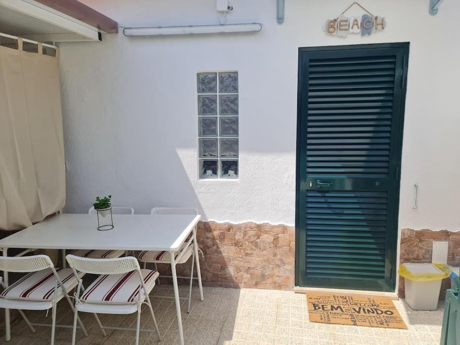 "Linda'S Guest House" Beach House With Private Patio & Hot Tub, 3 Min From The Beach Costa da Caparica Exterior photo