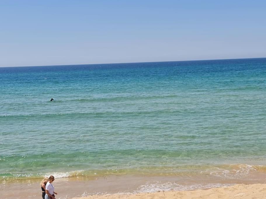 "Linda'S Guest House" Beach House With Private Patio & Hot Tub, 3 Min From The Beach Costa da Caparica Exterior photo