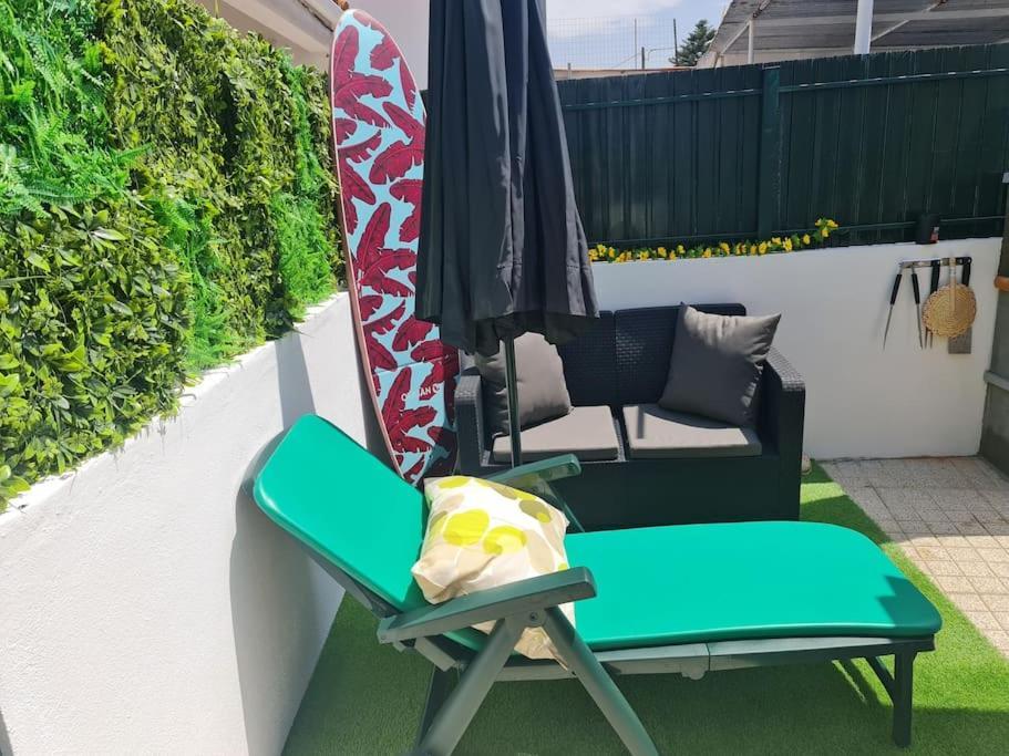"Linda'S Guest House" Beach House With Private Patio & Hot Tub, 3 Min From The Beach Costa da Caparica Exterior photo